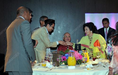LAWATAN PERDANA MENTERI KE LONDON