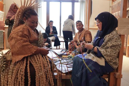 TUNKU AZIZAH AMINAH MAIMUNAH ISKANDARIAH