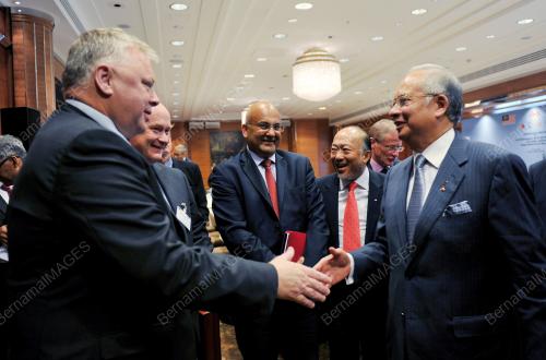 LAWATAN PERDANA MENTERI KE LONDON