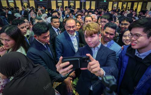 DATUK SERI ANWAR IBRAHIM