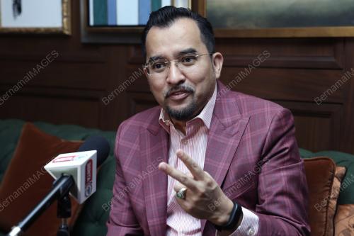 DATUK DR ASYRAF WAJDI DUSUKI