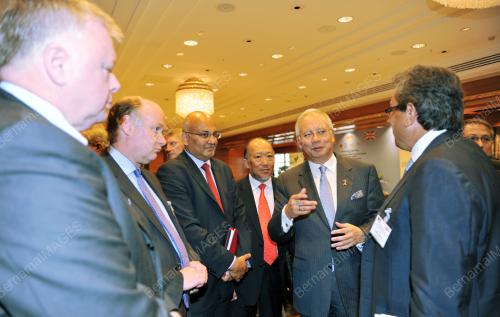 LAWATAN PERDANA MENTERI KE LONDON