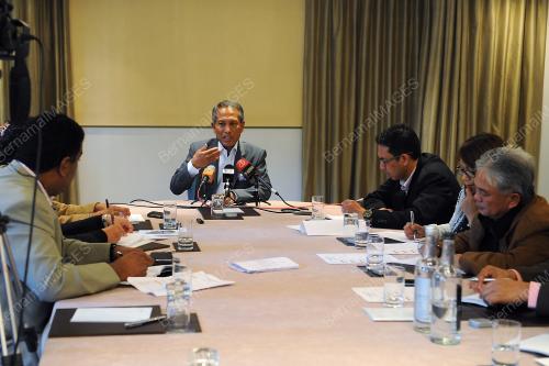 GBR06_30062013_SIDANG_MEDIA
