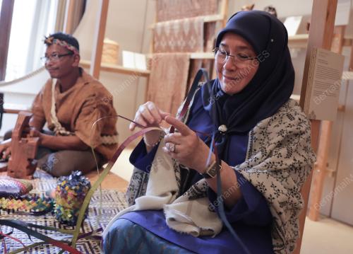 TUNKU AZIZAH AMINAH MAIMUNAH ISKANDARIAH