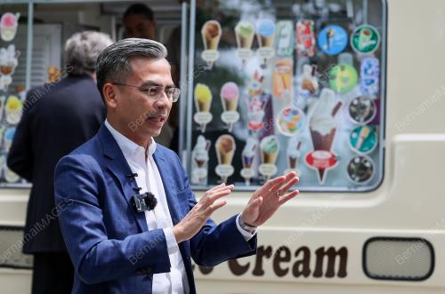 FAHMI FADZIL