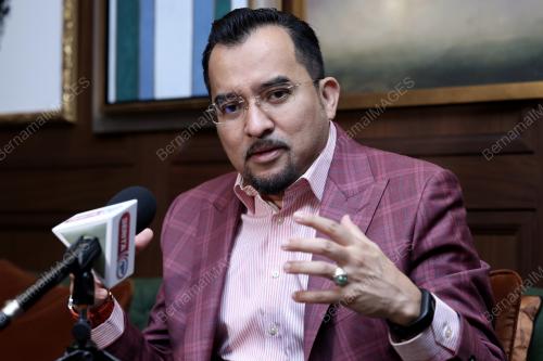 DATUK DR ASYRAF WAJDI DUSUKI