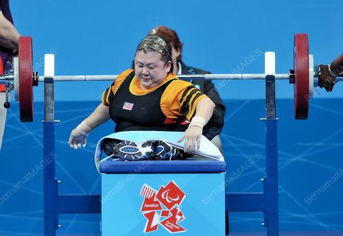 GBR09_02092012_ANGKAT_BERAT