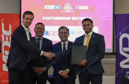 FAHMI FADZIL