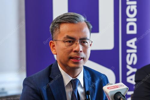 FAHMI FADZIL