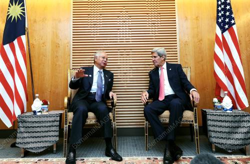 GES02_11102013_BILATERAL