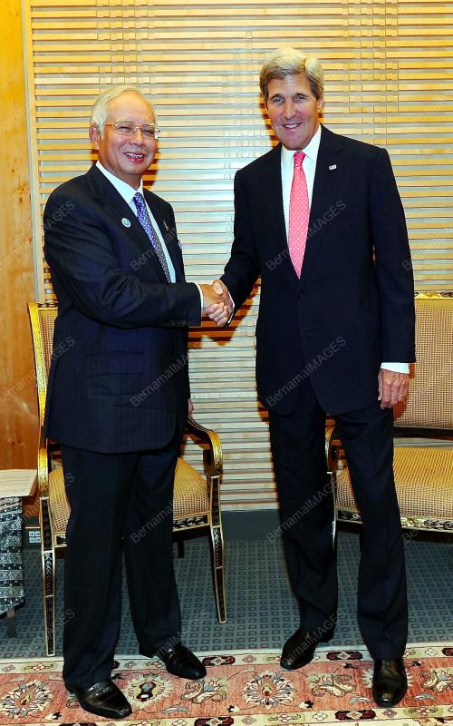 GES04_11102013_BILATERAL