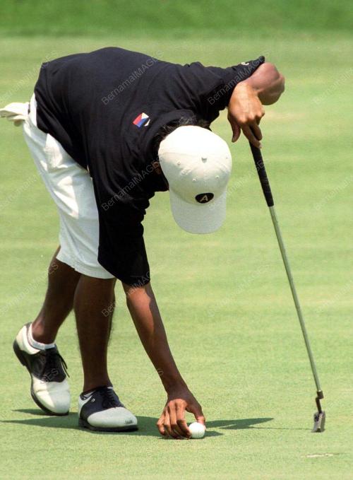 GF02-12_09_2001_GOLF_BALL_02022016
