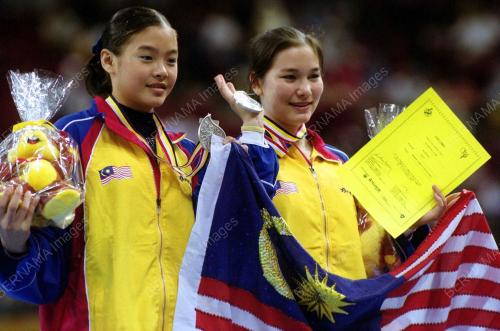GY02-12_09_2001_GYMNASTICS_02022016
