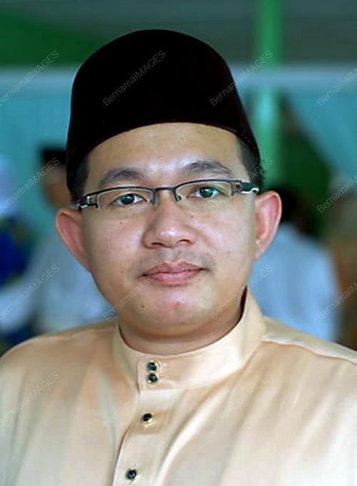 Gambar_Potret_Baju_Melayu_Coklat_13102016