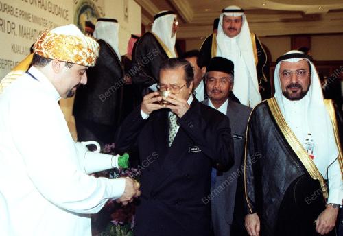 HAJ07-30_09_2000_PM_-_ZAM-ZAM_13012016