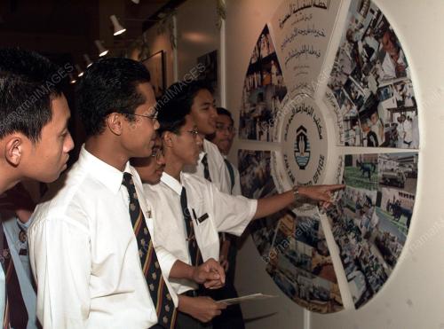 HAJ09-02_10_2000_SCHOOL_BOY_01_14012016
