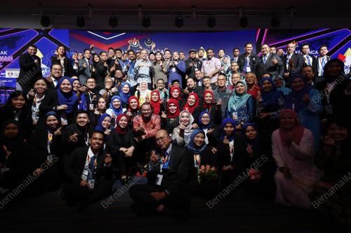 FAHMI FADZIL