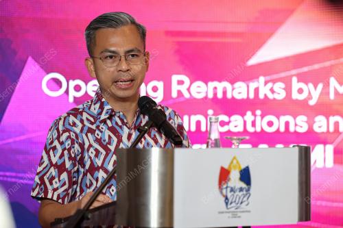 FAHMI FADZIL