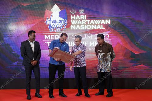 FAHMI FADZIL