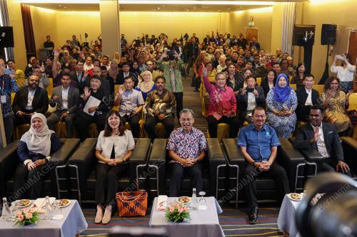 FAHMI FADZIL