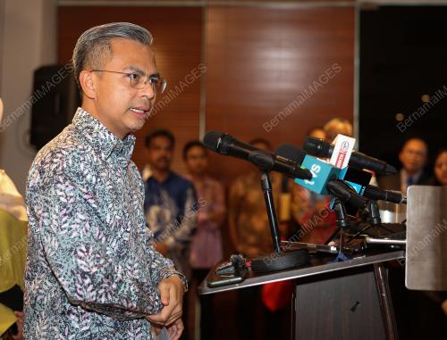 FAHMI FADZIL