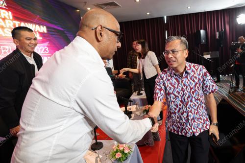 FAHMI FADZIL