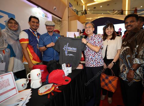 FAHMI FADZIL