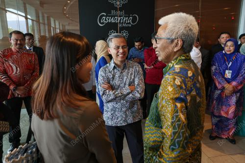 FAHMI FADZIL
