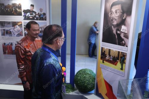 DATUK SERI ANWAR IBRAHIM