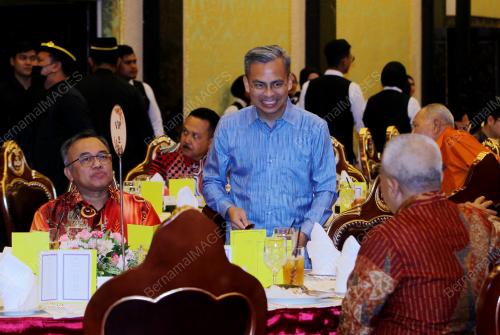 FAHMI FADZIL