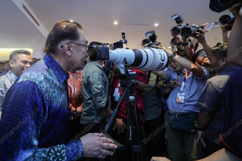 DATUK SERI ANWAR IBRAHIM