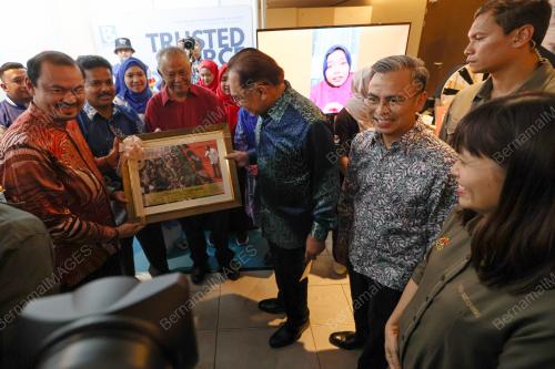 DATUK SERI ANWAR IBRAHIM