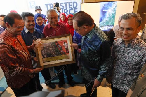 DATUK SERI ANWAR IBRAHIM