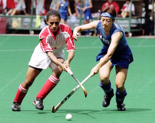 HOW02-15_09_2001_HOCKEY_02022016