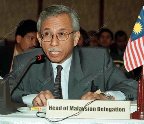 TUN DAIM ZAINUDDIN