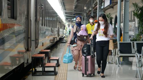 WARGA JAKARTA PULANG KE KAMPUNG