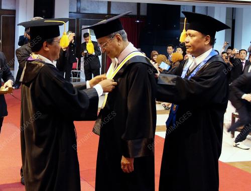 IDN01_03092012_TUN_MAHATHIR