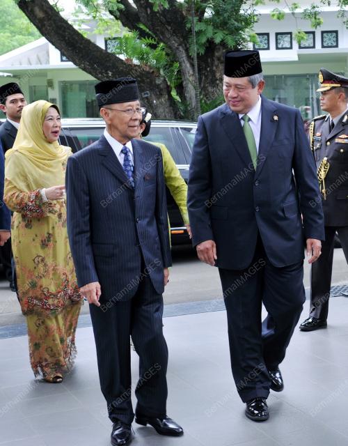 IDN01_04122012_AGONG_JAKARTA