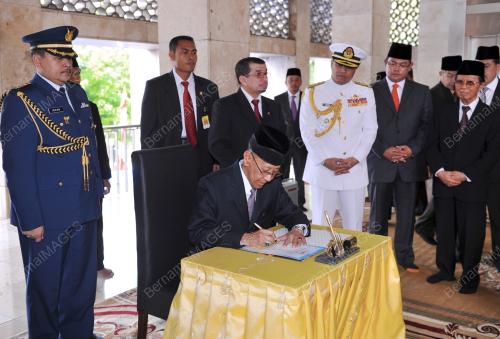 IDN01_05122012_AGONG_JAKARTA