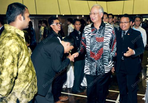 IDN01_16062013_PM_PELAJAR