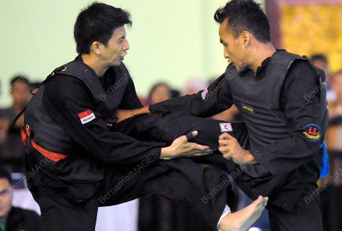 IDN01_19122014_SILAT_LELAKI