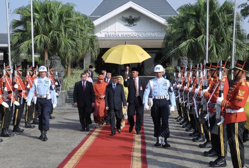 IDN02_06122012_AGONG_JAKARTA