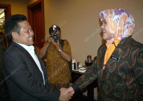 IDN02_19112012_PERTEMUAN