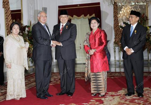 MOHD NAJIB TUN ABDUL RAZAK