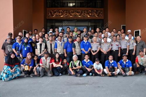 IDN02_23112012_JELAJAH