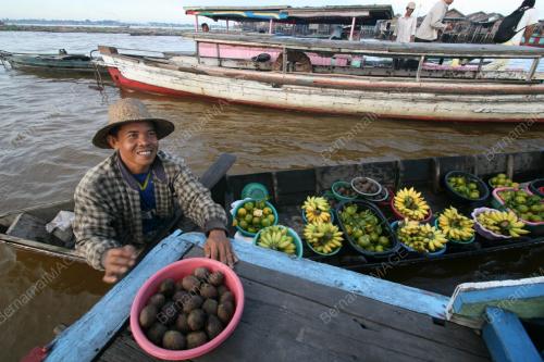 PASAR TERAPUNG BANJARMASIN