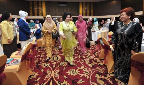 IDN02_26082014_USAHAWAN