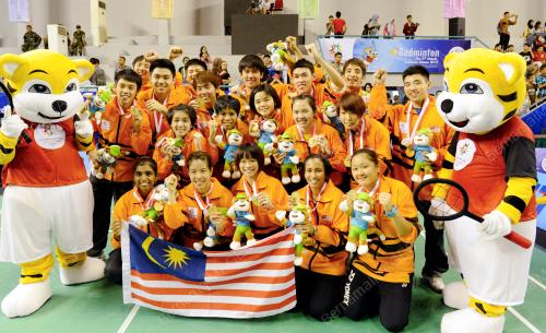 IDN02_26092013_BADMINTON