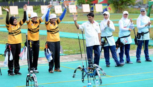 IDN02_29092013_WANITA_MEMANAH