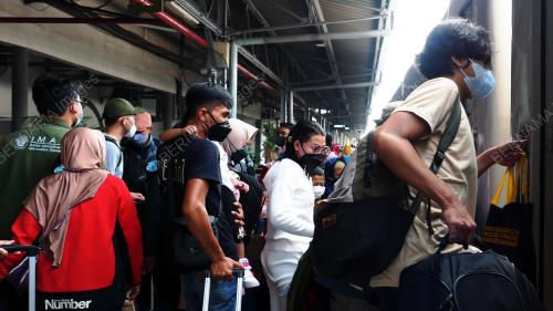 WARGA JAKARTA PULANG KE KAMPUNG
